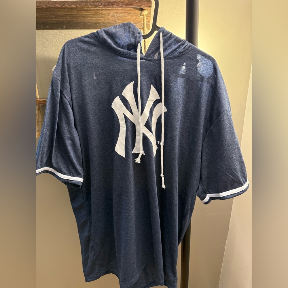 New York Yankees Pull Over Hooded Shirt-Women